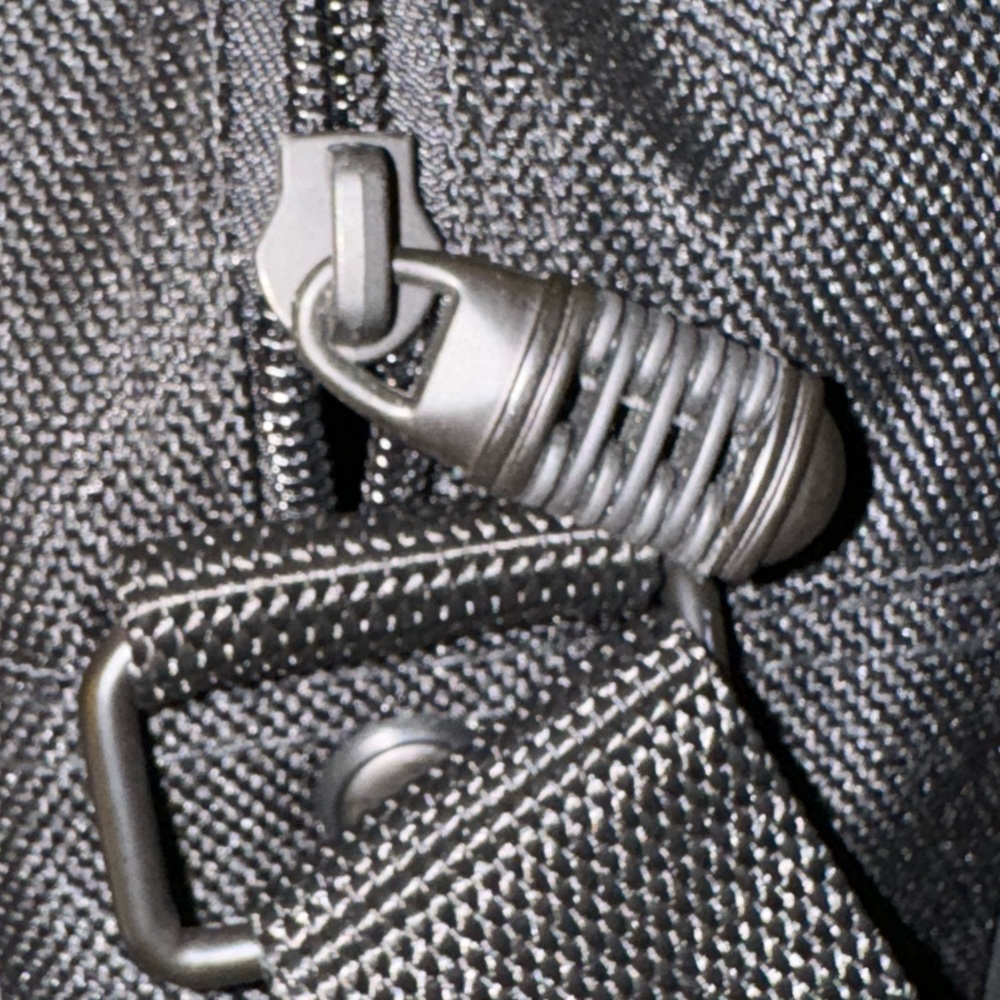 Eddie Bauer hand luggage and laptop bag - Picture 5 of 8